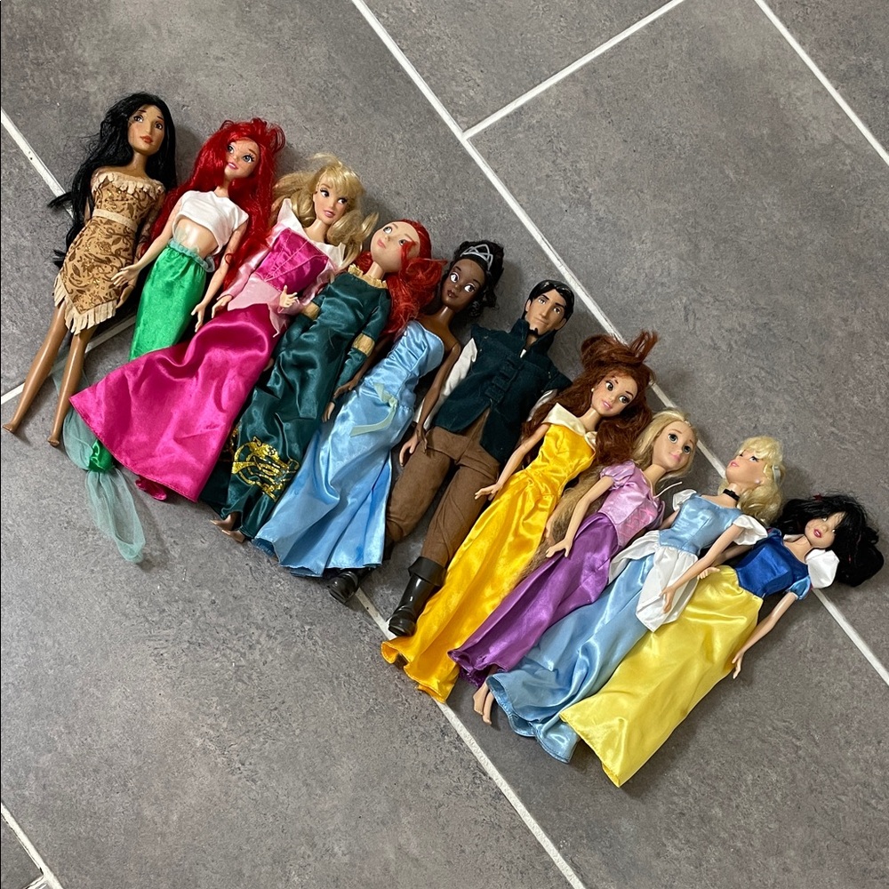 10 Piece Bundle Disney Doll Collection